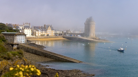 Saint Malo - Tour Solidor dans la brume